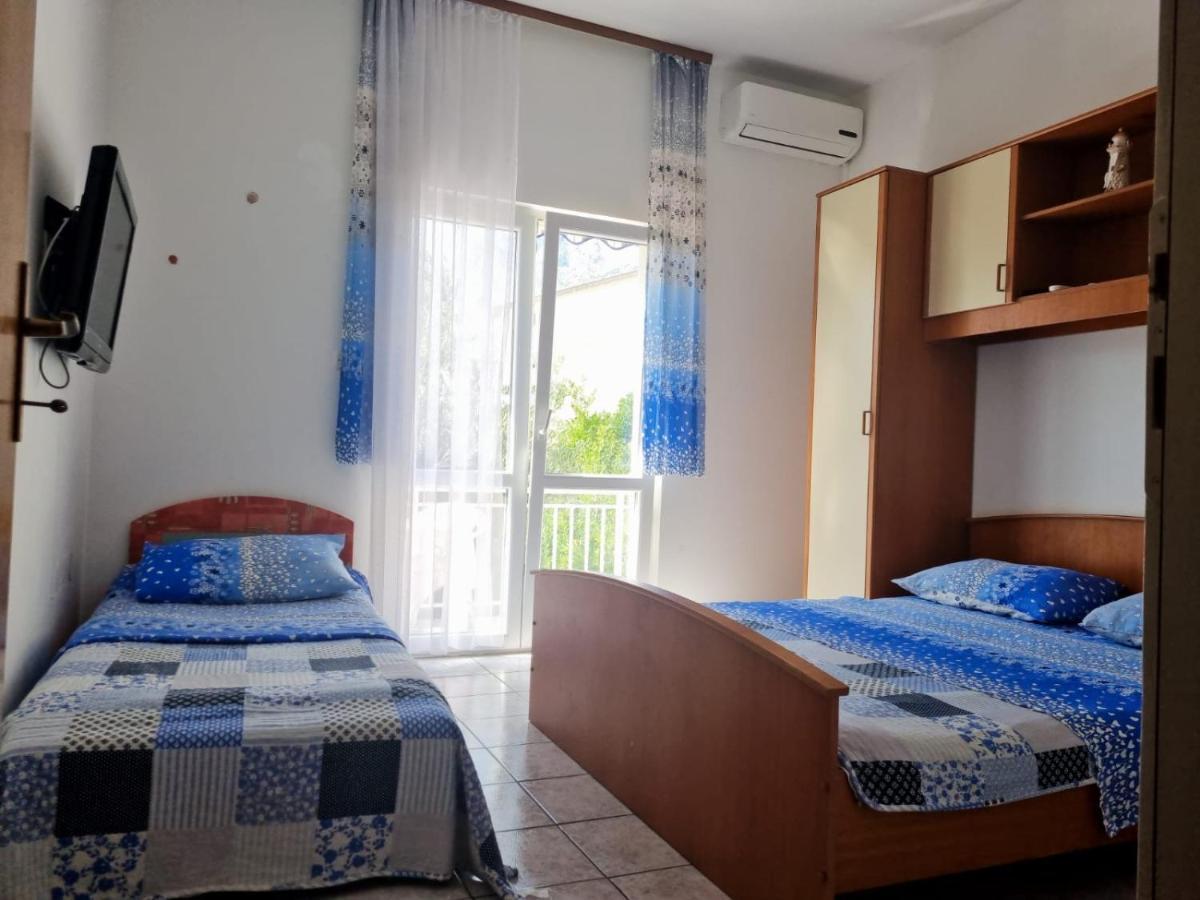 Apartmani Anitas กราดัซ ภายนอก รูปภาพ