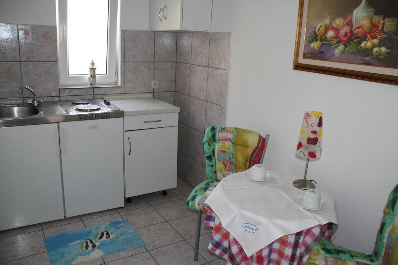 Apartmani Anitas กราดัซ ภายนอก รูปภาพ