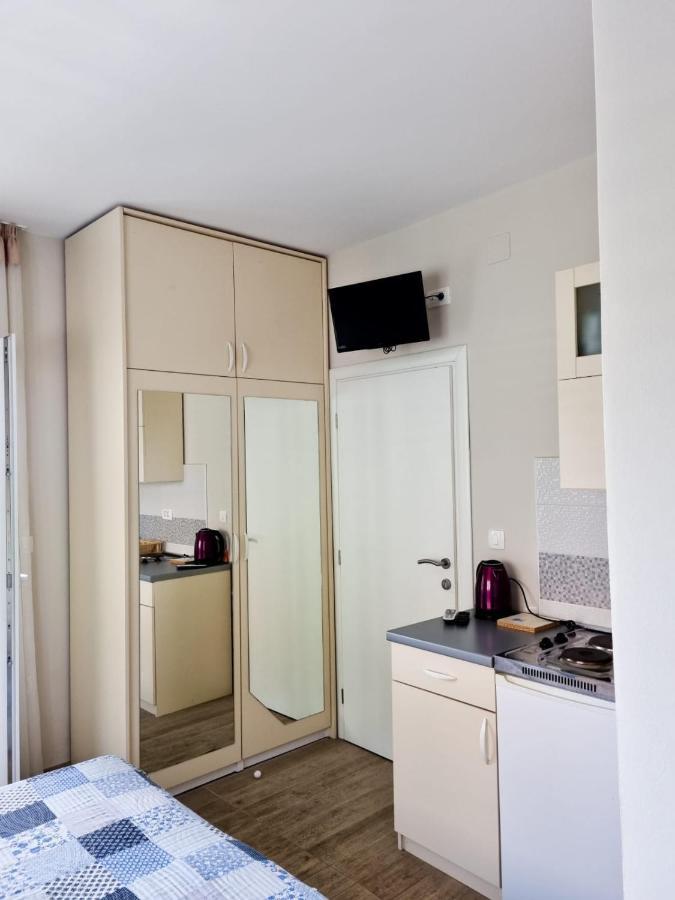Apartmani Anitas กราดัซ ภายนอก รูปภาพ