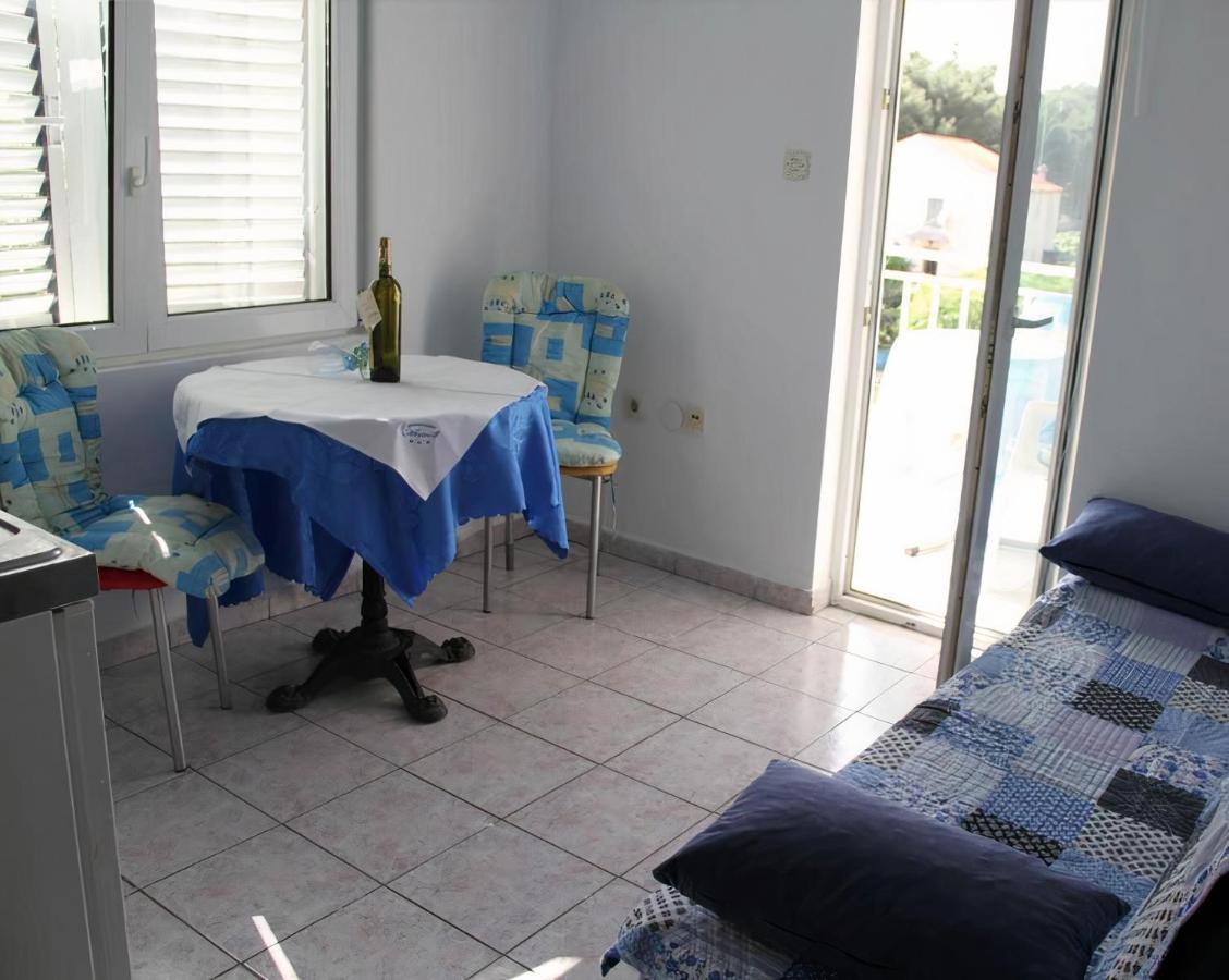 Apartmani Anitas กราดัซ ภายนอก รูปภาพ